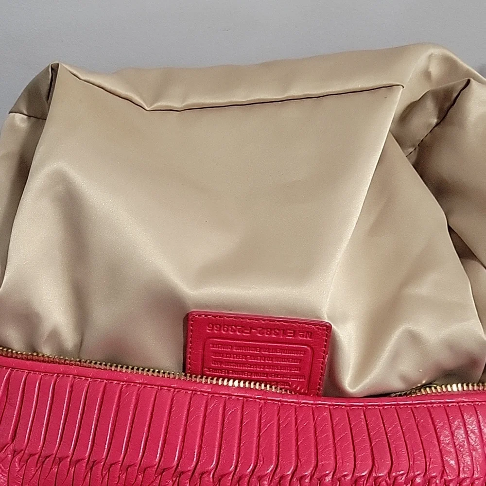 Coach Handbag - Picture 6 of 7